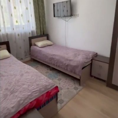 1-й корпус
пятитиместный трансформер улучшенный стандарт (3-х и 2-х местный, общий душ и туалет)